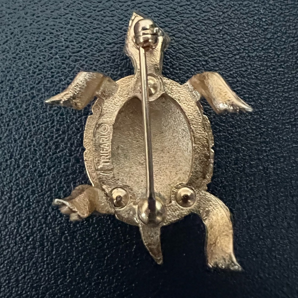 Trifari Gold and Blue Turtle Brooch Set - Picture 8 of 9